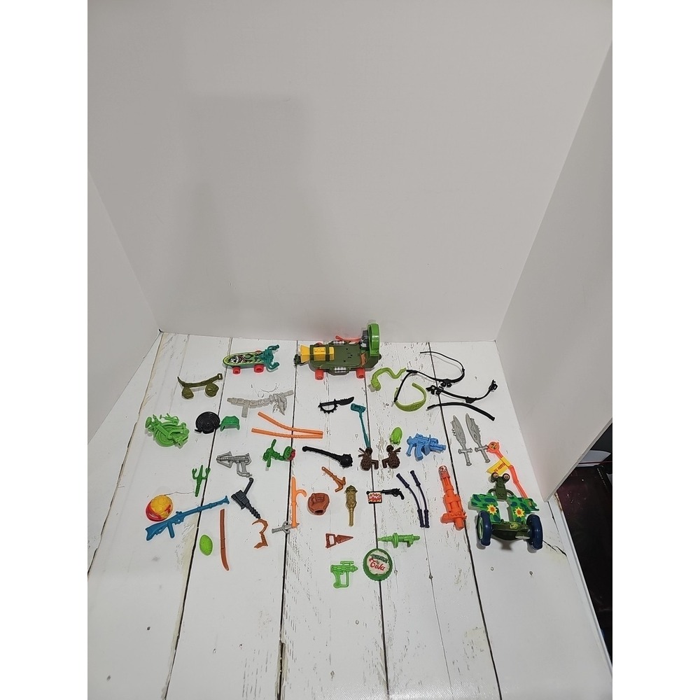 Vintage TMNT LOT WEAPONS,  ACCESSORIES, PARTS only 90s 80s Playmates Toys